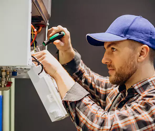 Expert Plumber for Tankless Water Heater Maintenance in Plantation, FL: Schedule Professional Maintenance Services with Us